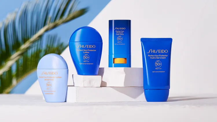 資生堂新豔陽・夏防曬系列，水離子熱防禦隔離露N 50ml／1800元、水離子溫和防曬乳N 50ml／1800元、熱防禦果凍防曬棒N 20g／1500元、防曬水離子隔離乳50ml／1800元。品牌提供