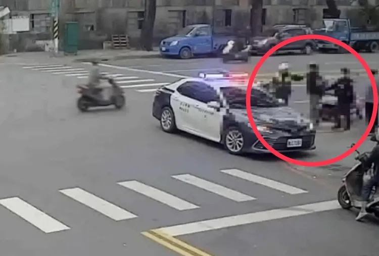 騎士見義勇為，員警有機會呼叫支援，警力到場將人逮捕。翻攝照片