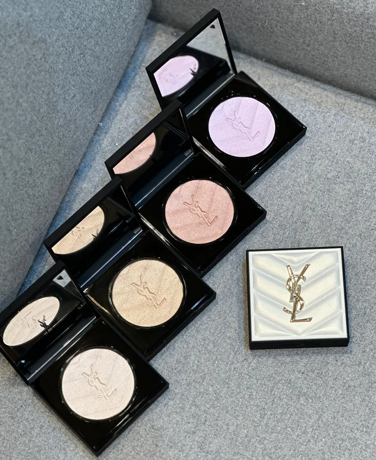 YSL全新恆久完美立體高光餅，各2950元。張家玲攝