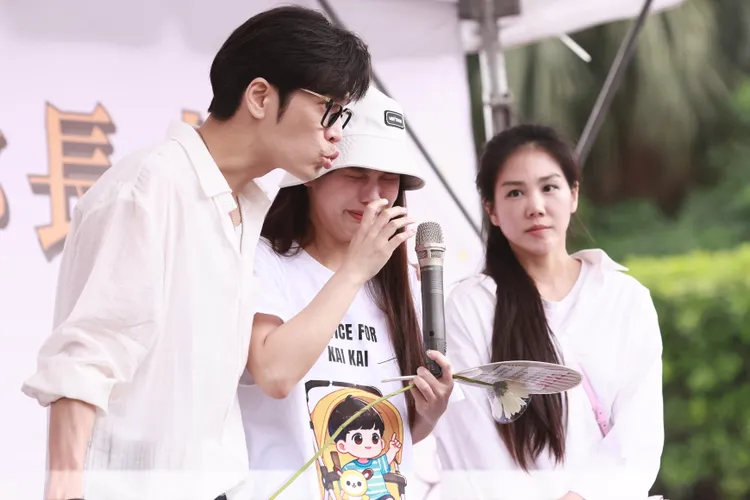 琳妲在台上落淚痛哭。彭欣偉攝