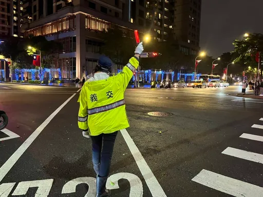 身影無處不在！新北表揚35名義交楷模　侯友宜加碼提高協勤費