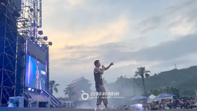 陳冠希在太空港音樂節帶來多首老歌嗨翻全場。特勤中心攝