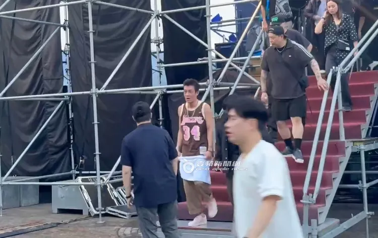 陳冠希離去時後台響起一陣掌聲。特勤中心攝