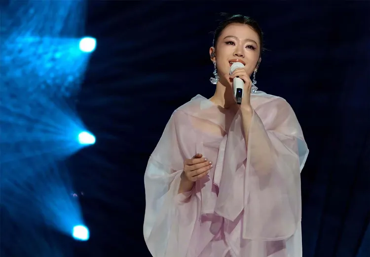 單依純連2周拿下冠軍。翻攝《歌手2025》微博