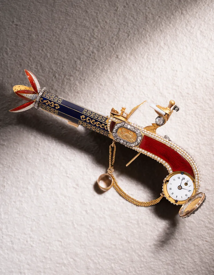 Moulinié, Bautte & Cie手槍型香水裝置時計，估價約80萬160萬港元（約320萬元至640萬元台幣）。富藝斯提供