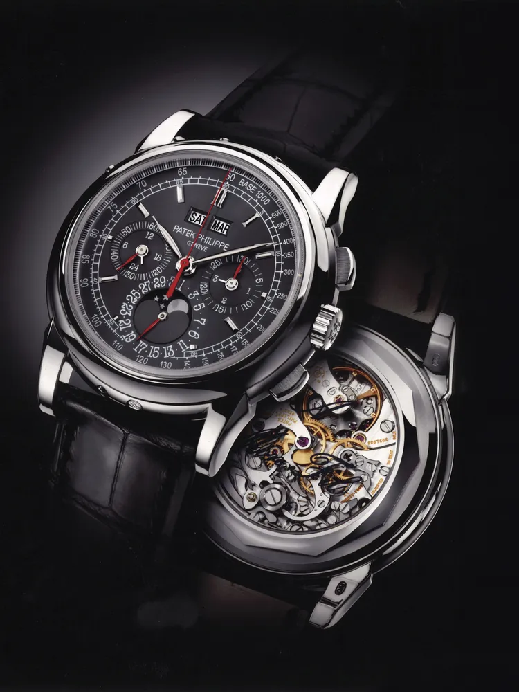 百達翡麗型號5970P-013鉑金腕錶，估價約400萬至800萬港元（約1500萬至3200萬台幣）。富藝斯提供