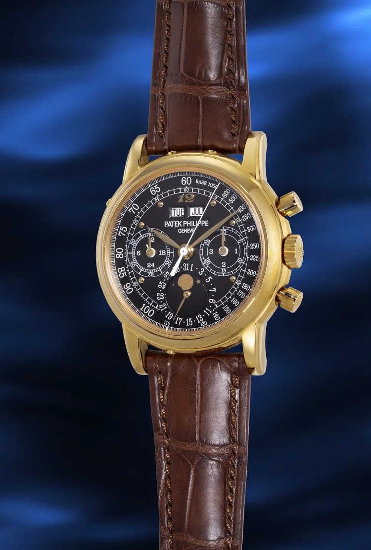 百達翡麗型號3970EJ-029黃金腕錶，估價約300萬至500萬港元（約1200萬至2000萬台幣）。富藝斯提供