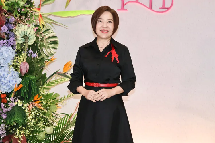 于美人幽默給出婚姻10字箴言。莊宗達攝