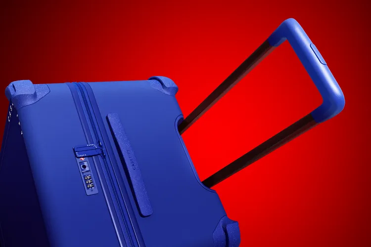 Bounce行李箱已成功通過超過40項專業測試認證並選用高品質材質。CASETiFY提供