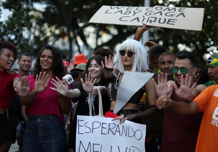 女神卡卡的巴西粉絲。路透社