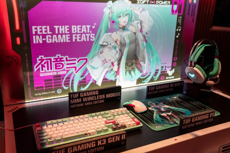 現場展出日前正式發表的TUF Gamingｘ《初音未來》聯名系列。ROG提供