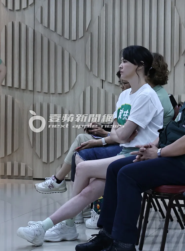 張榕容出席家扶基金會愛心大使活動，聚精會神聆聽。特勤中心攝

