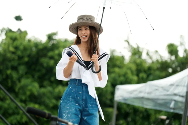 田馥甄白天開唱一度遇綿綿細雨。何樂音樂提供