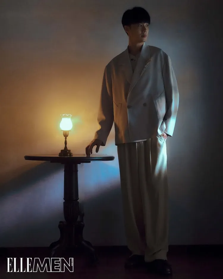 施柏宇登上香港雜誌，也選擇Emporio Armani設計。翻攝施柏宇IG