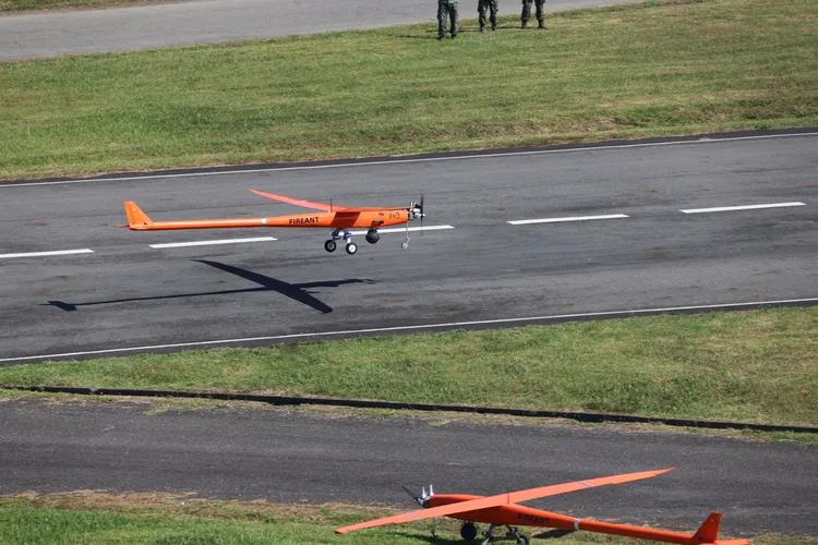 現場部署火蟻四型無人機，起飛模擬不明飛行器入侵，供參演官兵演練雷達追蹤、辨識與追瞄等科目。記者李俊毅攝