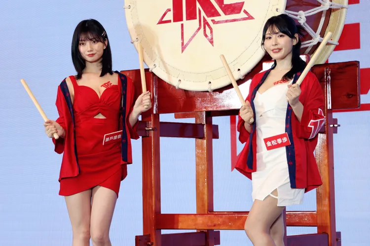 2025TRE展前記者會請到「SSR最強藝能人」金松季歩(右）和「千年一遇神乳」瀨戶環奈（左）。李俊毅攝影