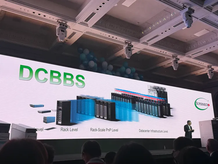 upermicro推出全新DCBBS技術，推動新一代液冷技術發展。呂承哲攝