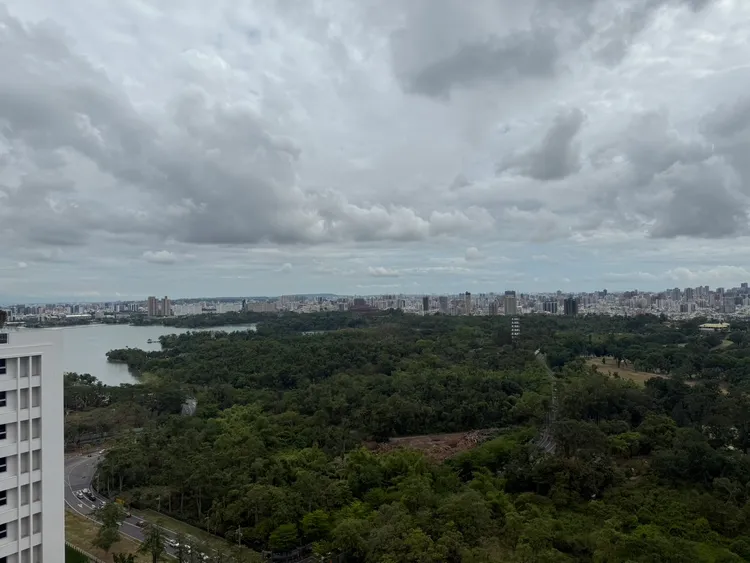 「華雄天地」戶戶有景，施工期達5.5年。葉家銘攝