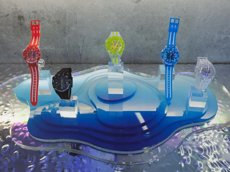 全新SCUBAQUA錶款色彩分別及取自5種不同水母。品牌提供