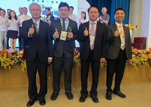 獲獎檢察官與法務部保護司洪信旭司長、高檢署張斗輝檢察長、及橋檢張春暉檢察長合影。橋檢提供