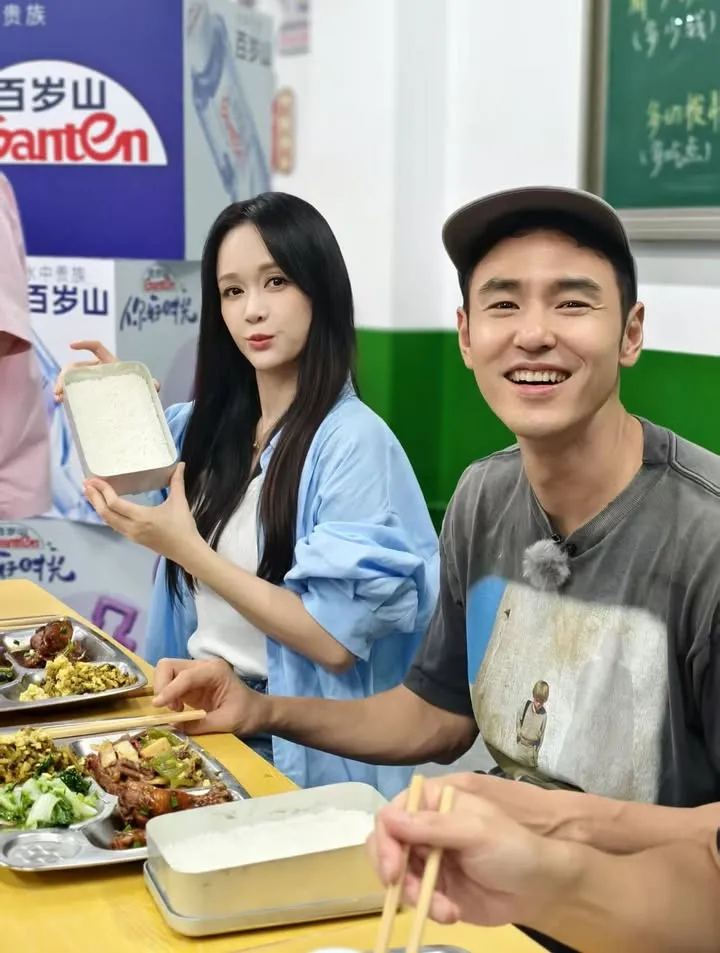 陳喬恩（左）和阮經天合體勾起回憶殺。翻攝陳喬恩IG