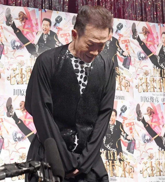 田原俊彥22日在新歌活動開始前針對開黃腔事件道歉。翻攝yorozoonews