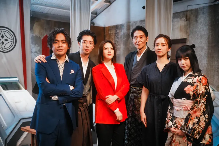 （左起）喬瑟夫、廖允杰、韓瑜、喜翔、周曉涵、鄭煒齡。映底子國際傳媒股份有限公司提供