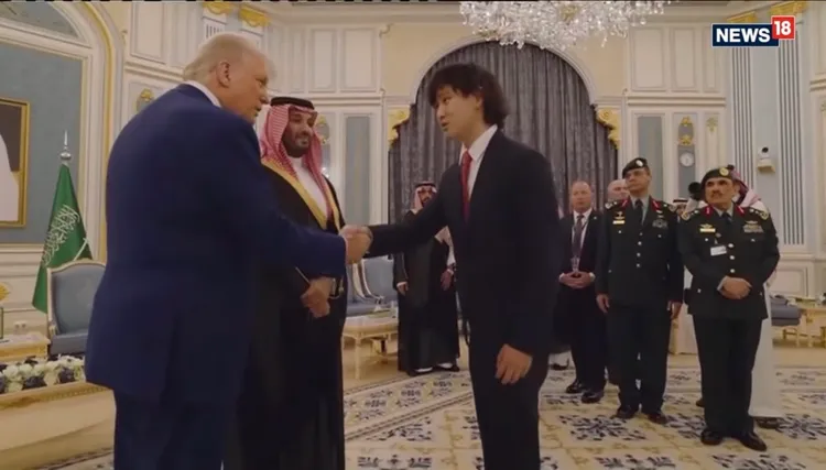 Scale AI創辦人兼執行長汪滔（右）跟著美國總統川普（左）出訪沙烏地阿拉伯。翻攝X@Alexandr Wang