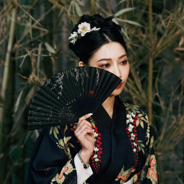 北投晶泉「沁夏、山影『食』刻」住房專案，入住專案可獲得價值4270元「雙人夏日漫旅記憶券」，體驗浴衣換裝、品味夏日午茶。BINMA 134 AREA提供