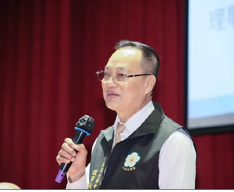 謝慶堂認為，中藥行仍能重拾競爭力，走出制度困境。中藥商公會全聯會提供