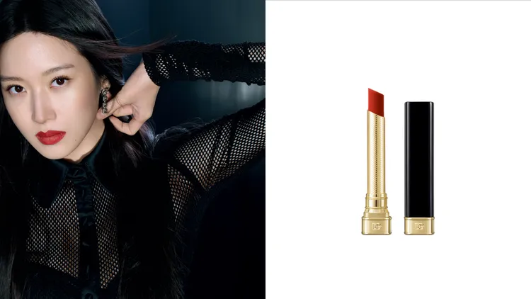 文佳煐演繹唯我絲絨霧光唇膏#MY520。品牌提供