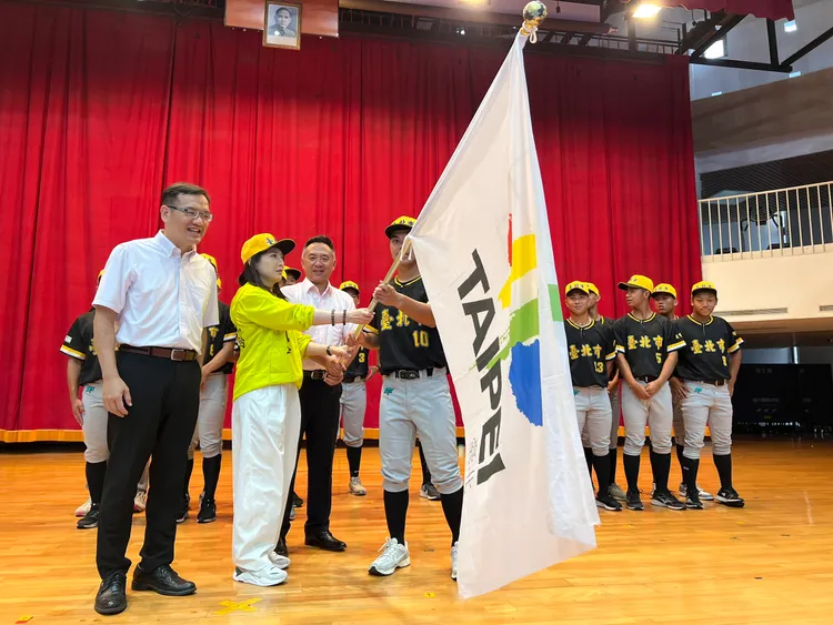 鍾佩玲呼籲市府與社會各界，給基層棒球更多支持。陽明高中提供