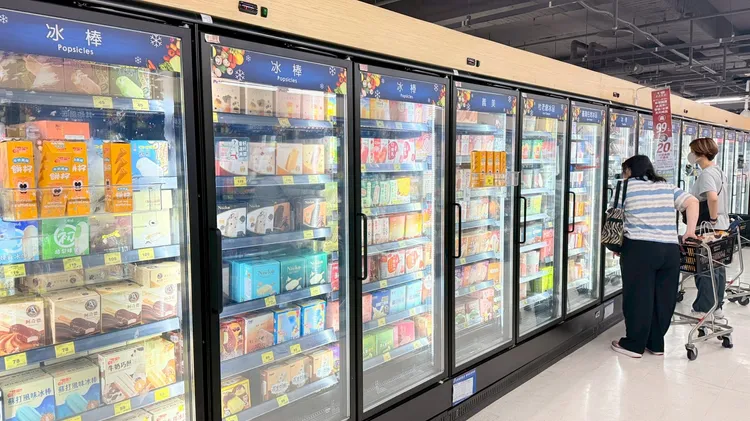 量販業者統計，今年冰品4月就同期銷量較去年成長近1成。家樂福提供