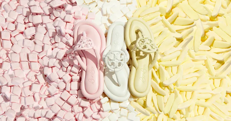 擁有蓬鬆外觀的Miller涼鞋，靈感來自於繽紛棉花糖。品牌提供