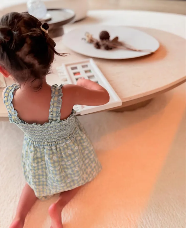 網友好奇小女兒頭髮是不是周杰倫綁的。翻攝周杰倫IG