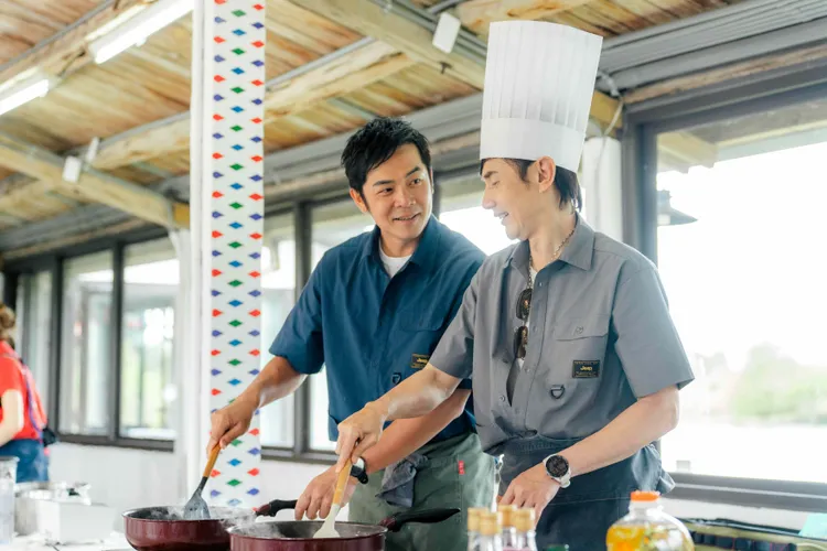 姚元浩（左）和包偉銘一開始還有說有笑。好看娛樂提供