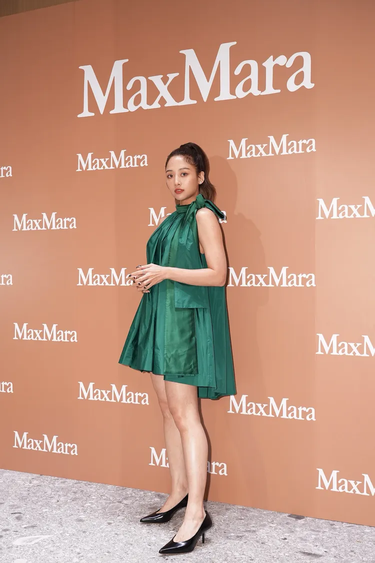 吳映潔以Max Mara綠色洋裝俏麗現身。彭欣偉攝