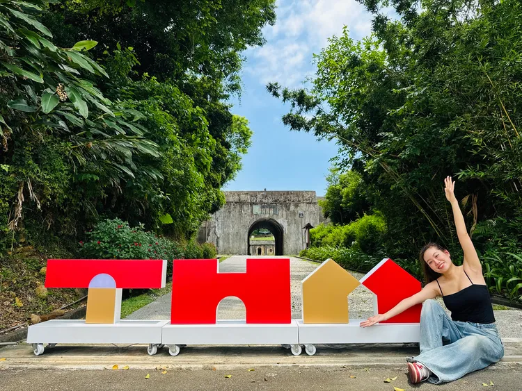 「THM」為淡水古蹟博物館館名英文縮寫，包括顏色圖像都有代表意向，相當具有連結國際的設計感。館方提供