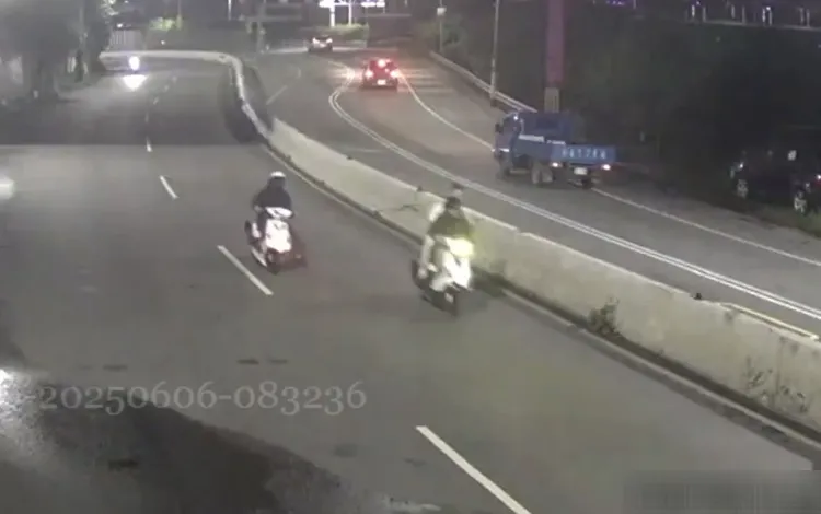 2騎士沿龍米路一段狂飆。警方提供