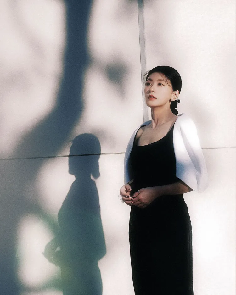 賈靜雯日前在東京出席新片發布會，狀態好到讓日本媒體都大讚。品牌提供