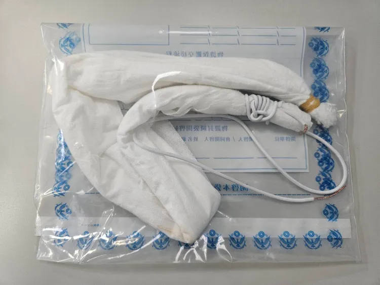 劉男用預藏的麻布、電線勒住許女頸部。翻攝照片