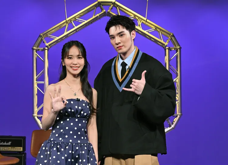 金曲典禮星光大道紅毯主持人陳明珠（左）、黃偉晉。台視提供