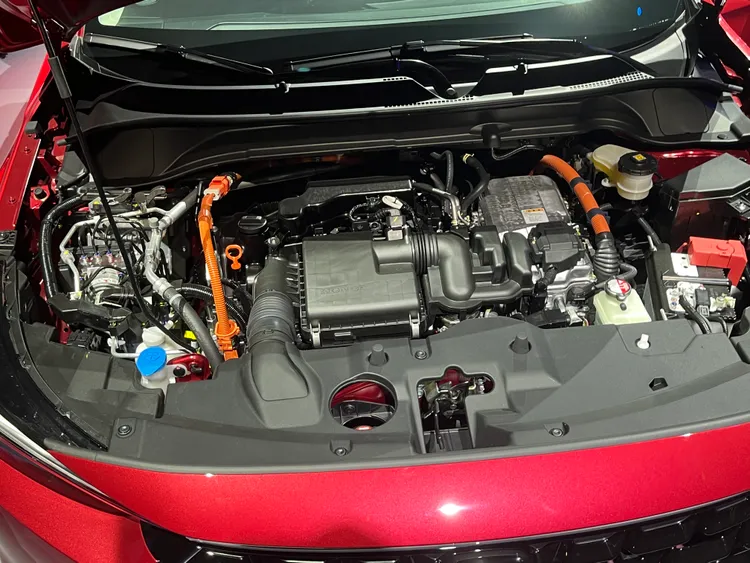 小改款HR-V首度結合e:HEV電驅雙動能系統與1.5L阿特金森循環引擎，擁有23.5km/L的平均油耗。周奕豪攝