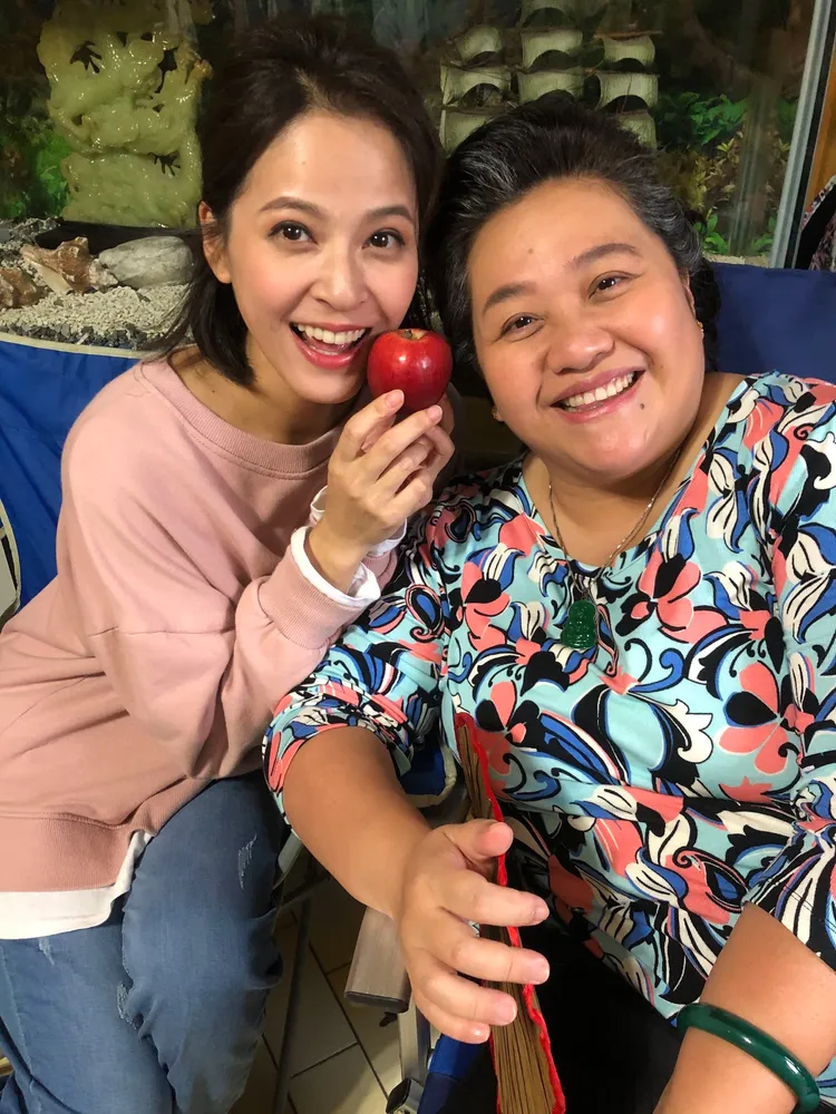 蘇晏霈開心民視在平日晚上6點播出《我的婆婆怎麼那麼可愛》。民視提供