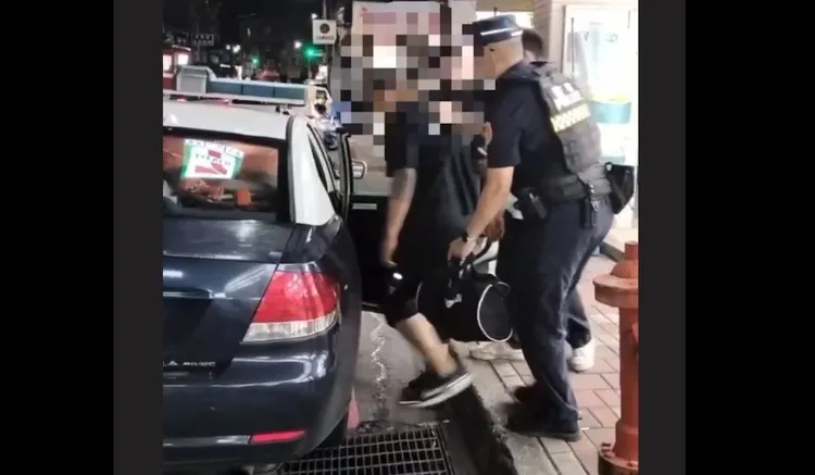 警方逮到2人送辦。警方提供