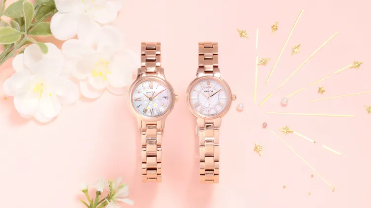 繼人氣茉莉花腕錶（左）後，wicca又推出魔法閃耀台灣限定（右）。品牌提供