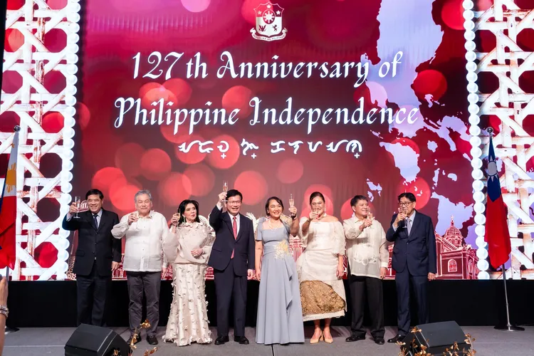 外交部長林佳龍13日出席菲律賓國慶酒會。翻攝林佳龍臉書