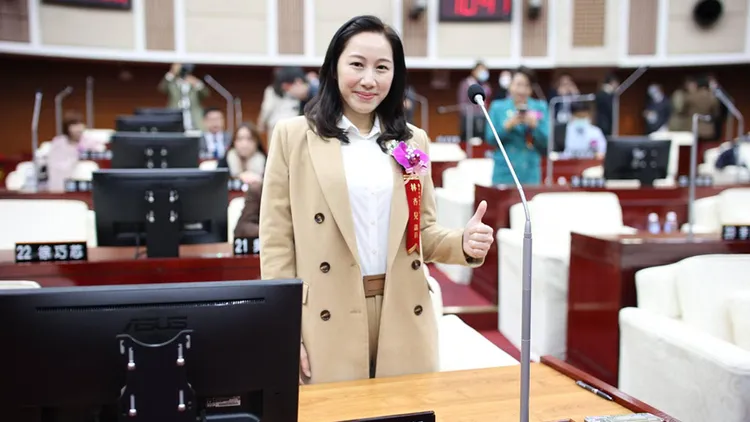 林杏兒質疑制度荒謬，憂中國籍者服役恐成國安漏洞。翻攝自林杏兒臉書