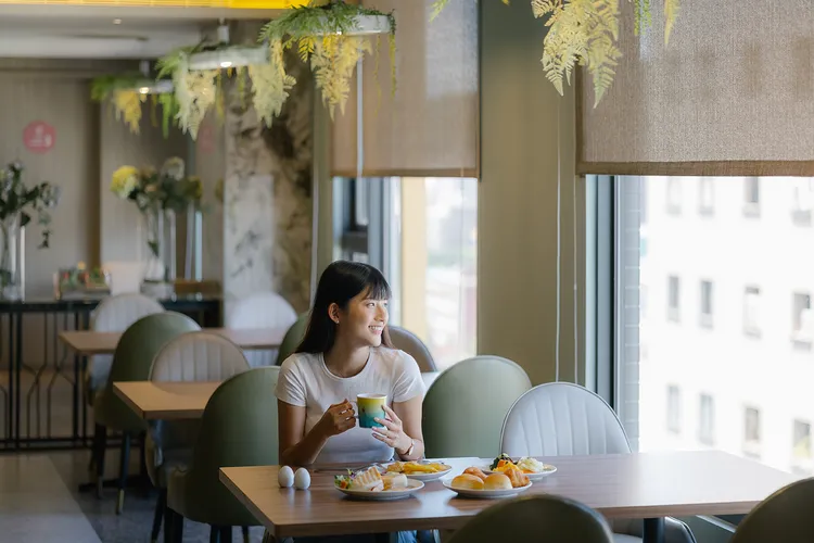 福容徠旅高雄_推出「享旅套房含早餐」專案，兩人同行每晚僅4599元起。業者提供