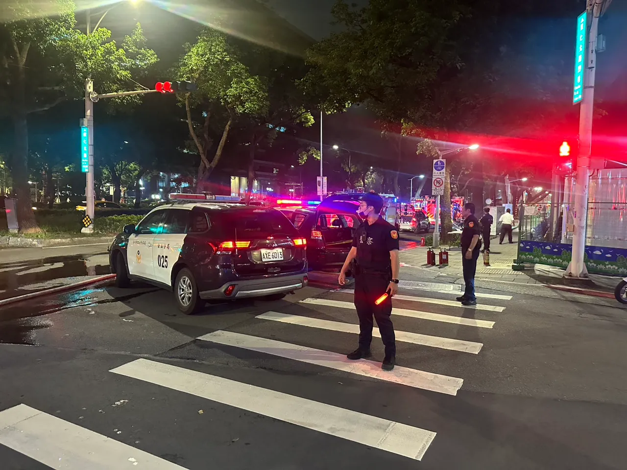 警方到場疏導交通。警方提供